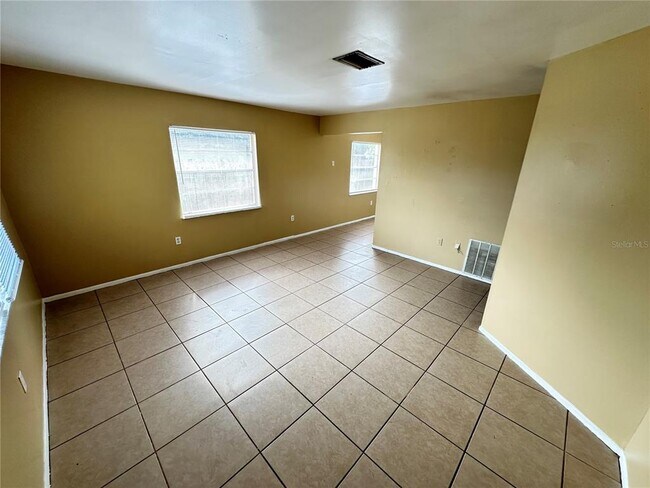 Photo - 4914 21st St W