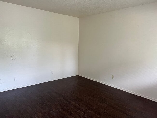 Building Photo - 489 S Backer Ave Unit 1