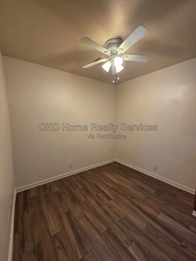 1132 N Gardner Ave