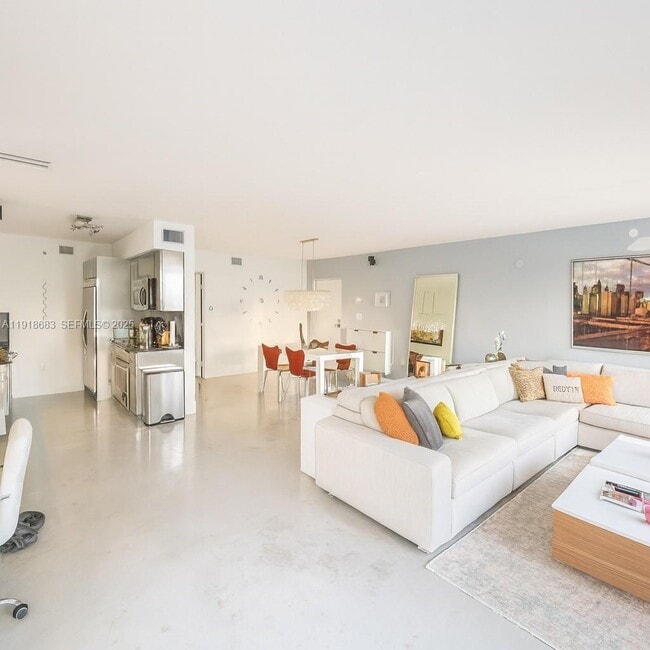 Building Photo - 1701 Sunset Harbour Dr Unit F408