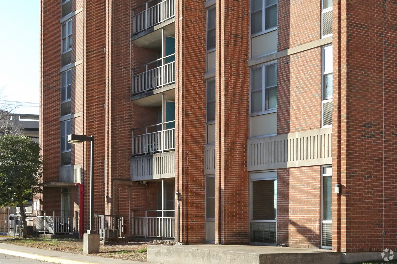 Photo - Dosker Manor