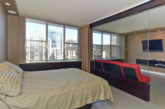 Photo - 400 E Randolph St