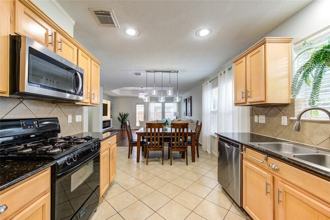 Photo - 402 Hurstshire Bend