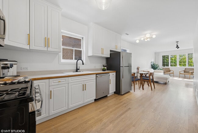 Photo - 1064 N Marshfield Ave
