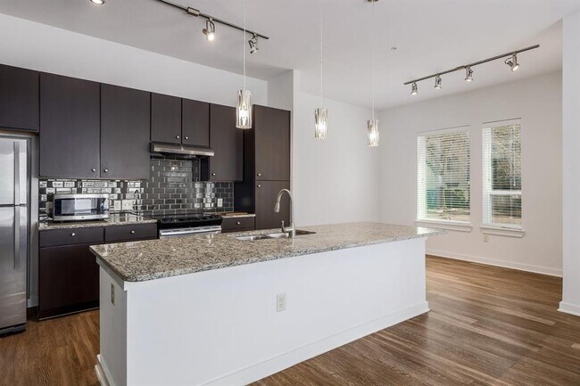 Photo - 1900 Barton Springs Rd Unidad 1045