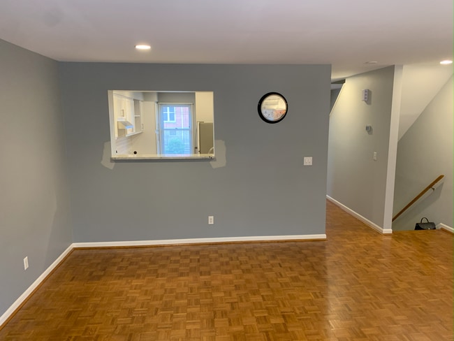 Sala de estar - 2119 Fulton Ave