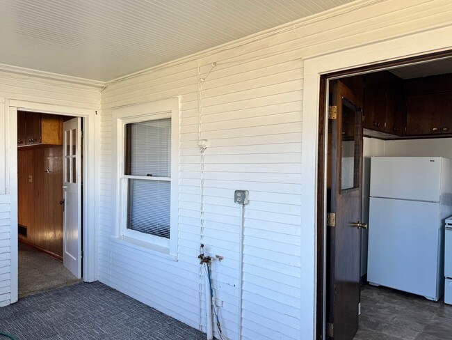 Photo - Large 3 br near YVCC