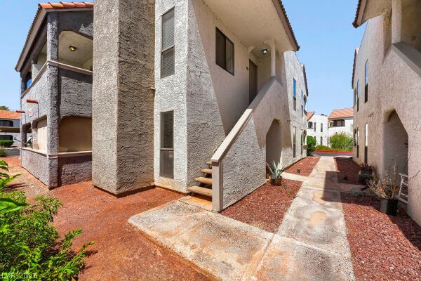 Building Photo - 1412 Bass Dr Unit D