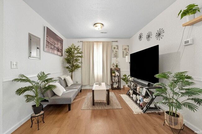 Photo - 4953 Lahmeyer Rd