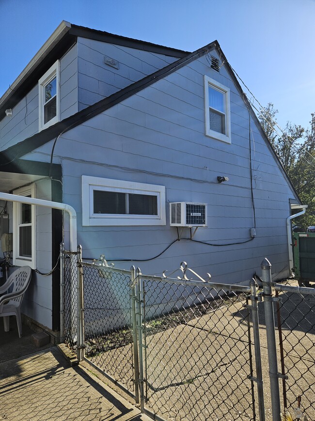 Photo - 898 Bowling Green Dr