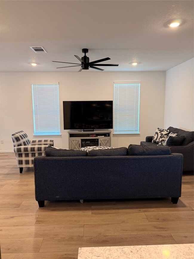 Photo - 3223 Field Thistle