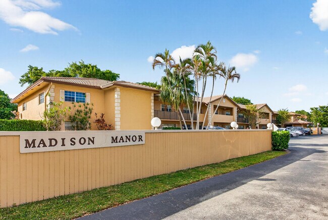 Building Photo - 3034 Coral Springs Dr Unit 202