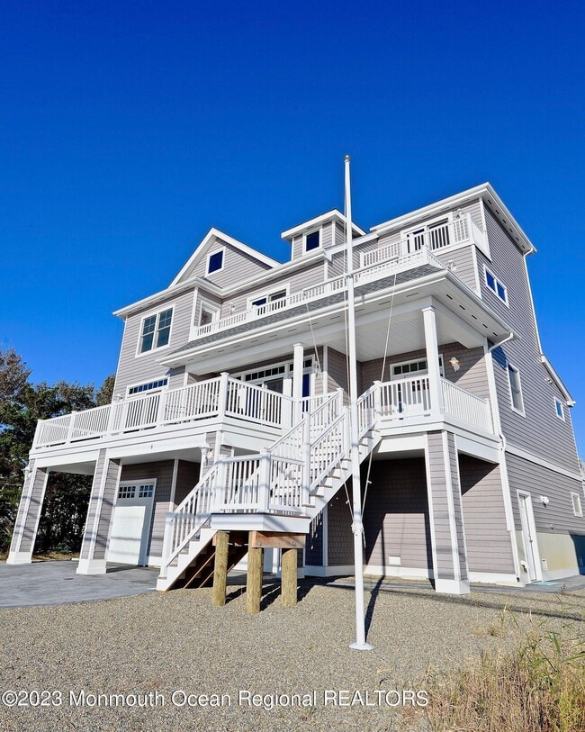 Building Photo - 6 N Bayview Ave Rental