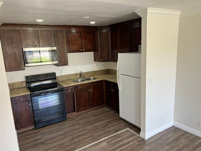 Photo - 3 BD 1 Full Bath Remodeled Upstairs Condo