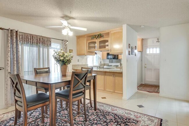 DINING ROOM/KITCHEN - 6612 Kristen Ct