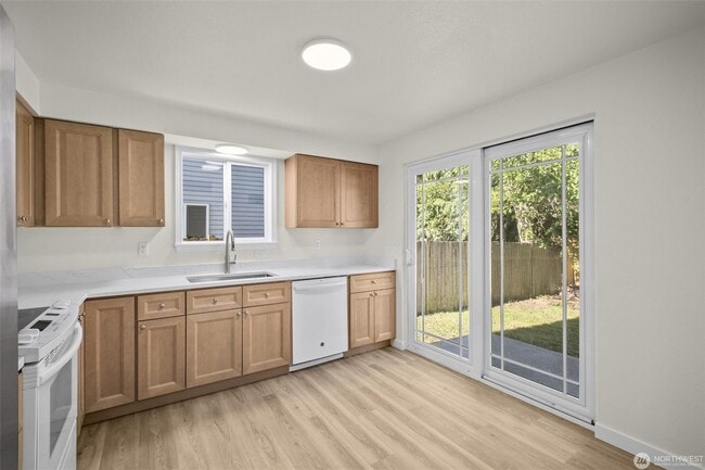 Photo - 4 107th St SE Unit 107th Everett