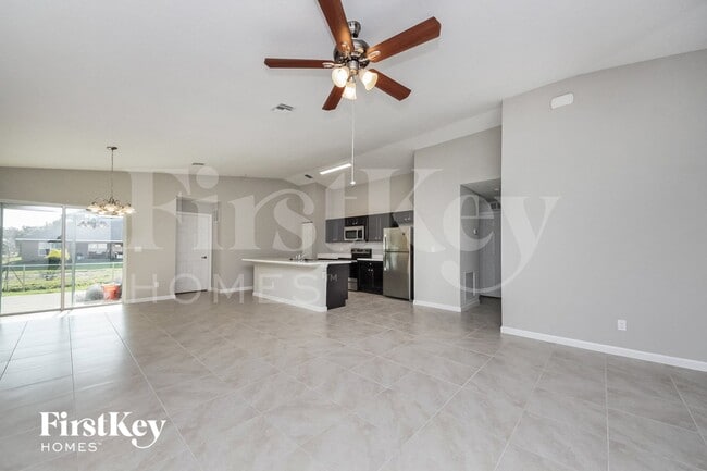 Photo - 1490 Paramount Ave SE