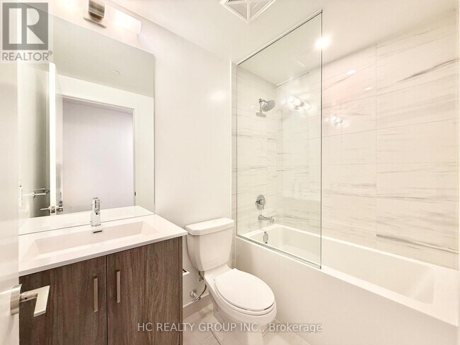 Photo - 180 Front St E Unit 1712