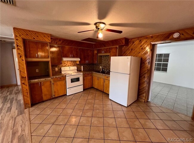 Photo - 7660 W Tropical Ln