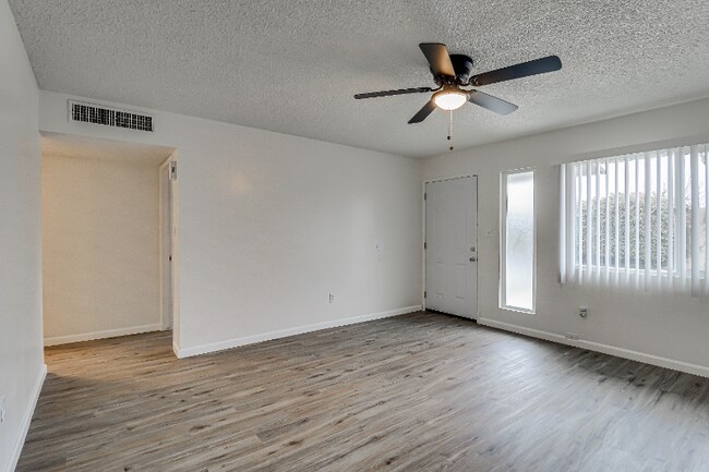 Photo - 1013 Mira Loma Dr