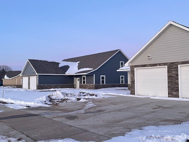 Building Photo - Villas at Fox Pointe Rental