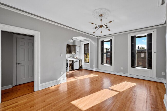 Photo - 544 Bramhall Ave