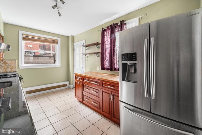 Photo - 623 Gerritt St