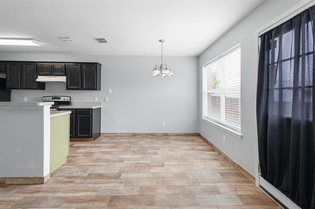 2322 Kingsway Dr
