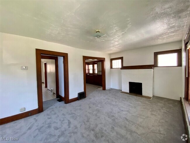 Building Photo - 987 Whittier Ave Rental