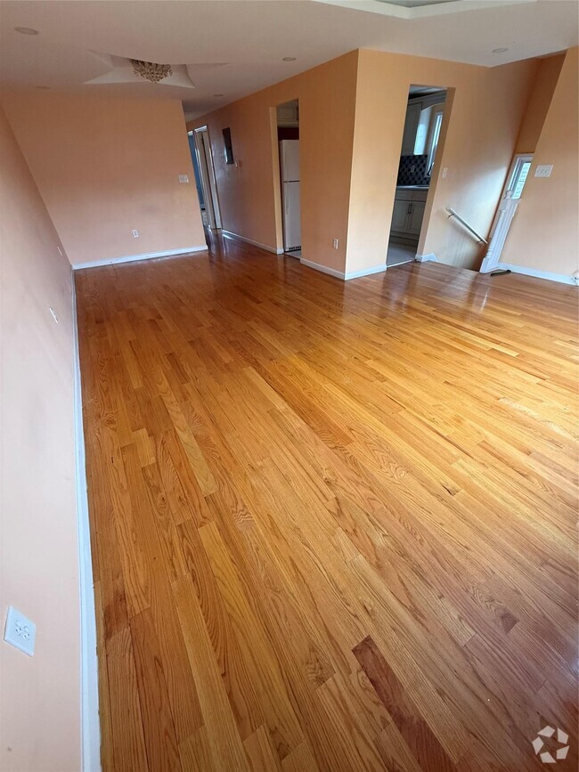 Building Photo - 115-11 135th St Rental