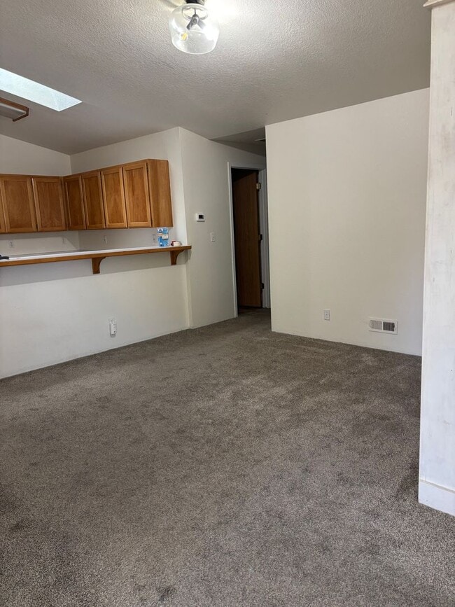 Photo - 640-642 W Helen Ave