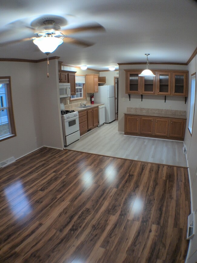 Photo - 36 W Road Park