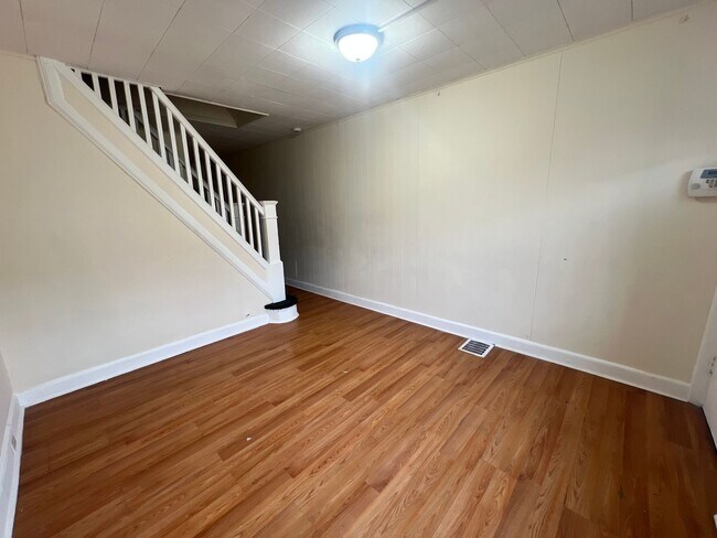 Photo - 771 Beatty St