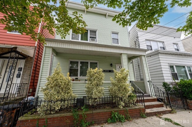Photo - 182 Avenue F Unit 1