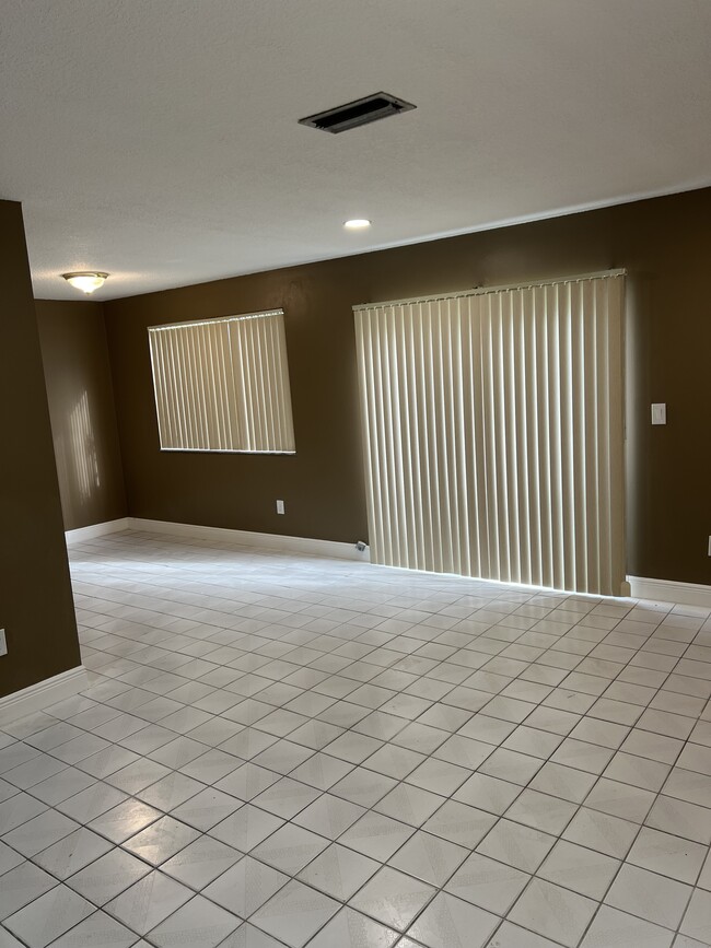 Photo - 5335 NW 5th St