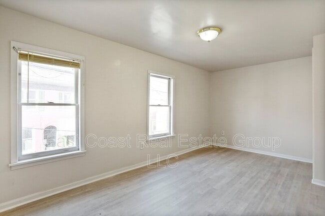 Photo - 2 Bedroom, 1 Bath, Central Air Conditioning, Washer Dryer in unit.