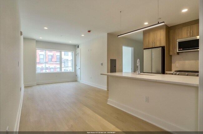 Building Photo - 303 Madison St Unit 201