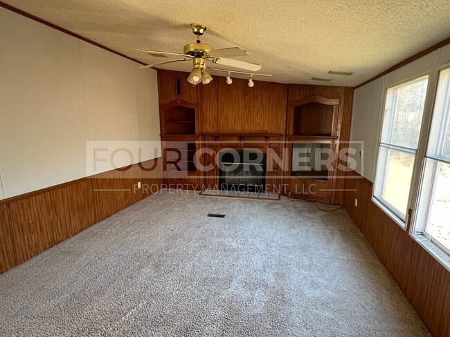 Photo - Lovely 3 Bedroom 2 Bath Home