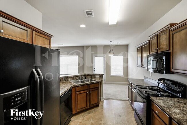 Photo - 111 Northfield Cir