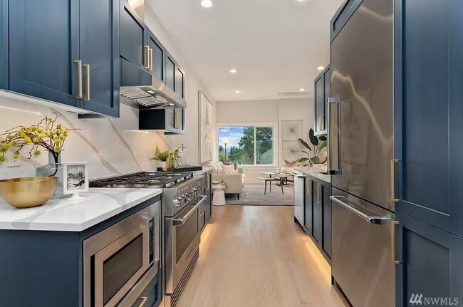 2815 4th Ave W