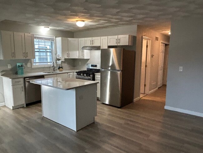 Kitchen with stainless steel appliances - 907 Smith St Apartments Unit 907 Smith St. Providence,