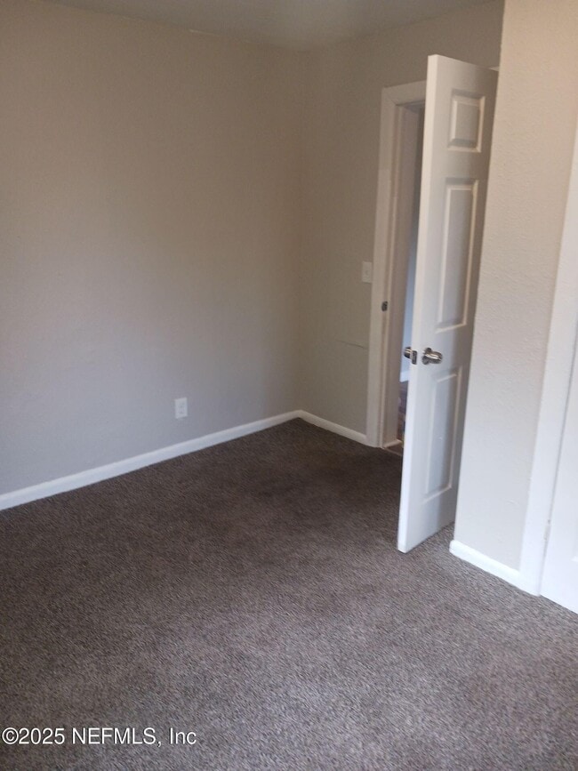Photo - 1257 W 25th St