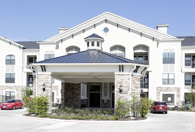 Photo - Lafayette Plaza