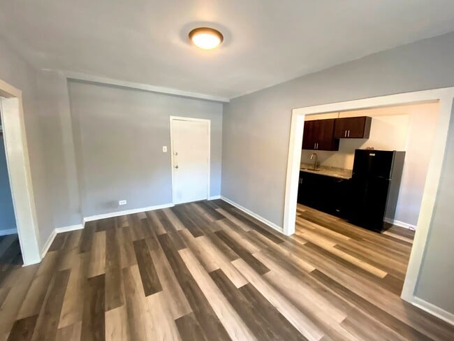 Photo - 839 W Sheridan Rd Unit 214