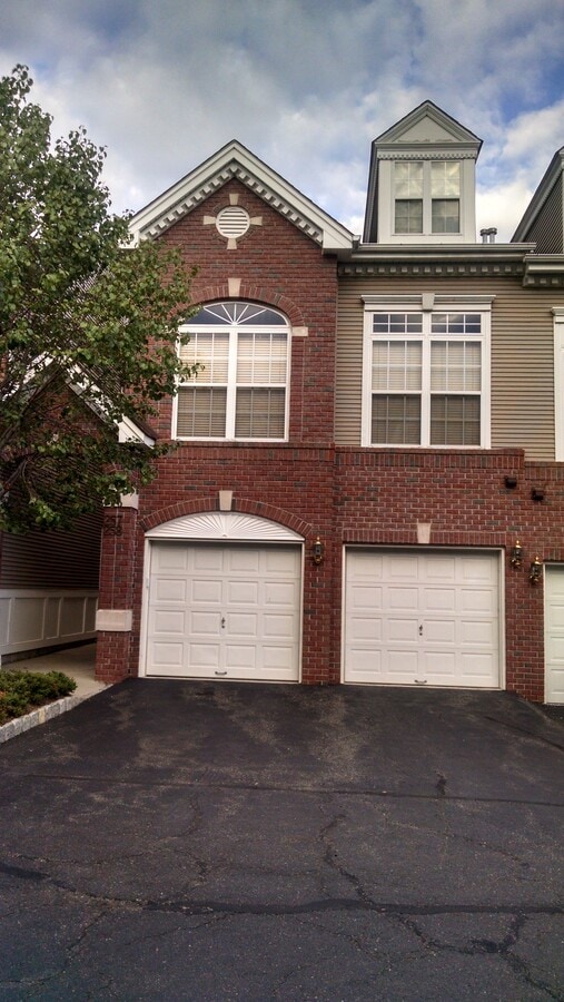 front - 258 Riverwalk Way