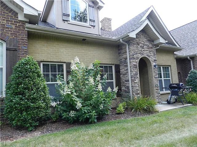 100 Placid Grv Ln  