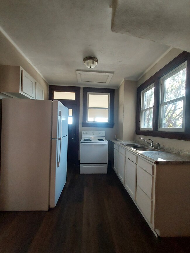 Building Photo - 9 Wyoming St