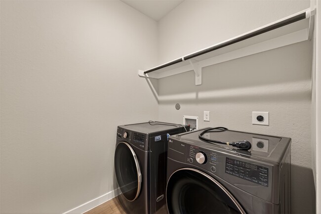 Building Photo - 21630 Wave Holw Dr
