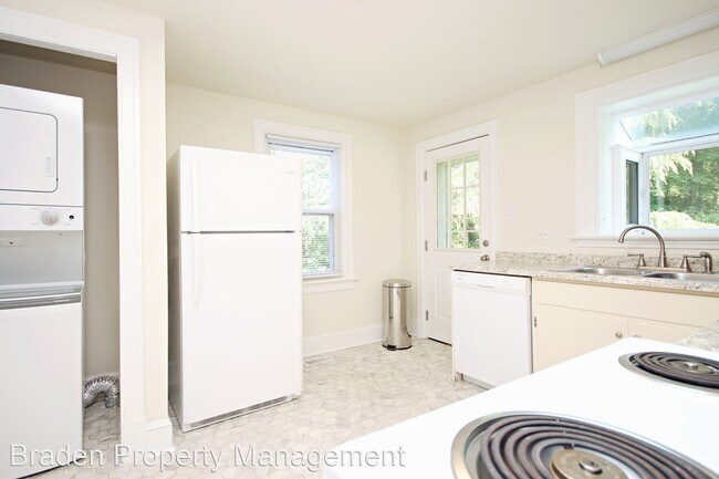 4 br, 3 bath House - 4057 Richmond Rd