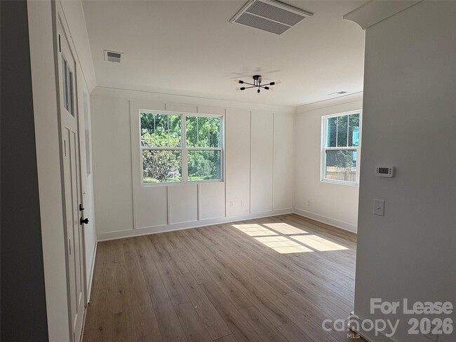 Photo - 2905 Clyde Dr